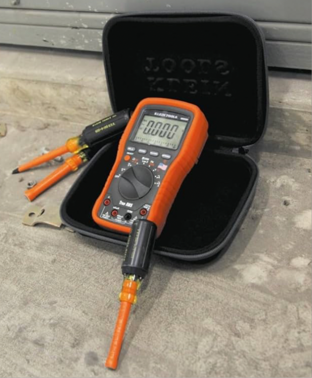 00) Klein Tools 5189 Tradesman Pro Hard Case - Large