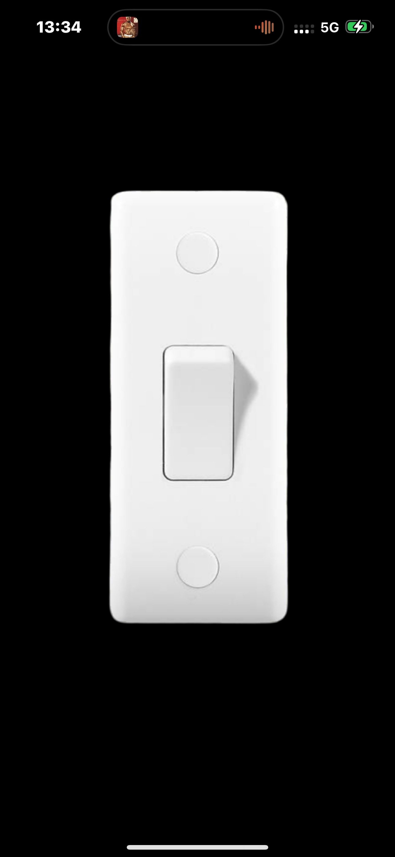 7) BG NEXUS ARCHITRAVE SWITCH WHITE (BG847)